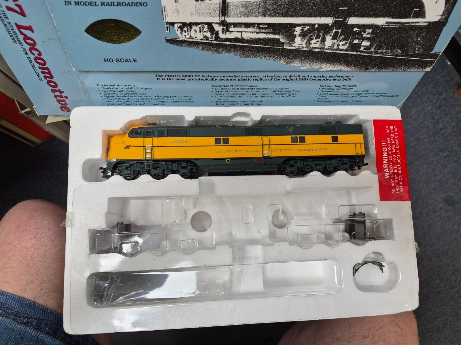 LIFE LIKE 21060 PROTO 2000 HO CNW EMD E-7 A DC/DCC READY RD# 5009A PRE OWNED