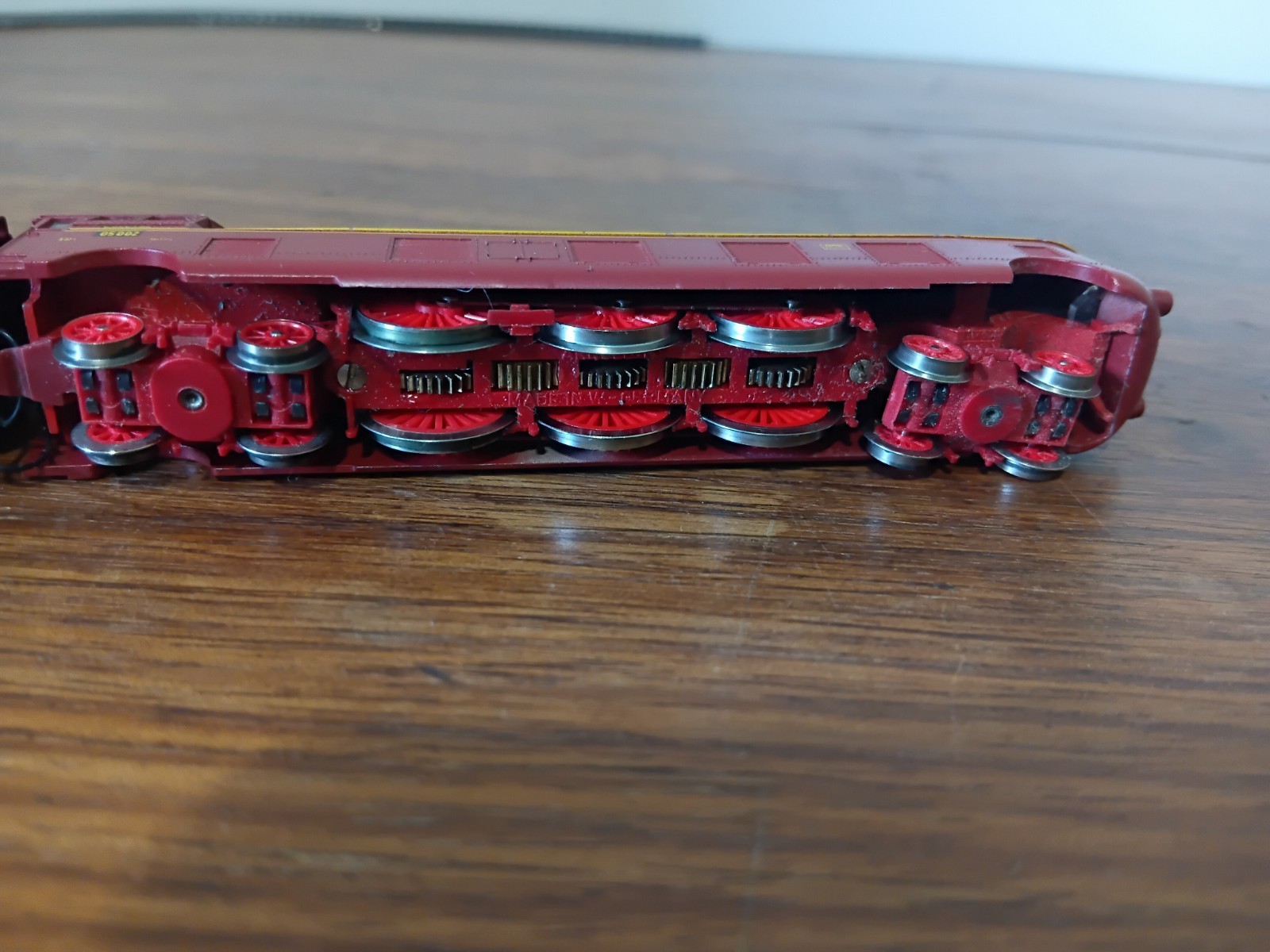 N Scale 2217 Arnold BR 05 002 Steam Locomotive 4-6-4