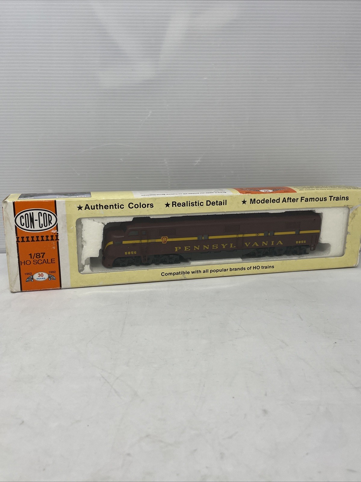 New Con-Cor HO Diesel Locomotive EMD E7 A-Unit Pennsylvania #5856 DUMMY OVP