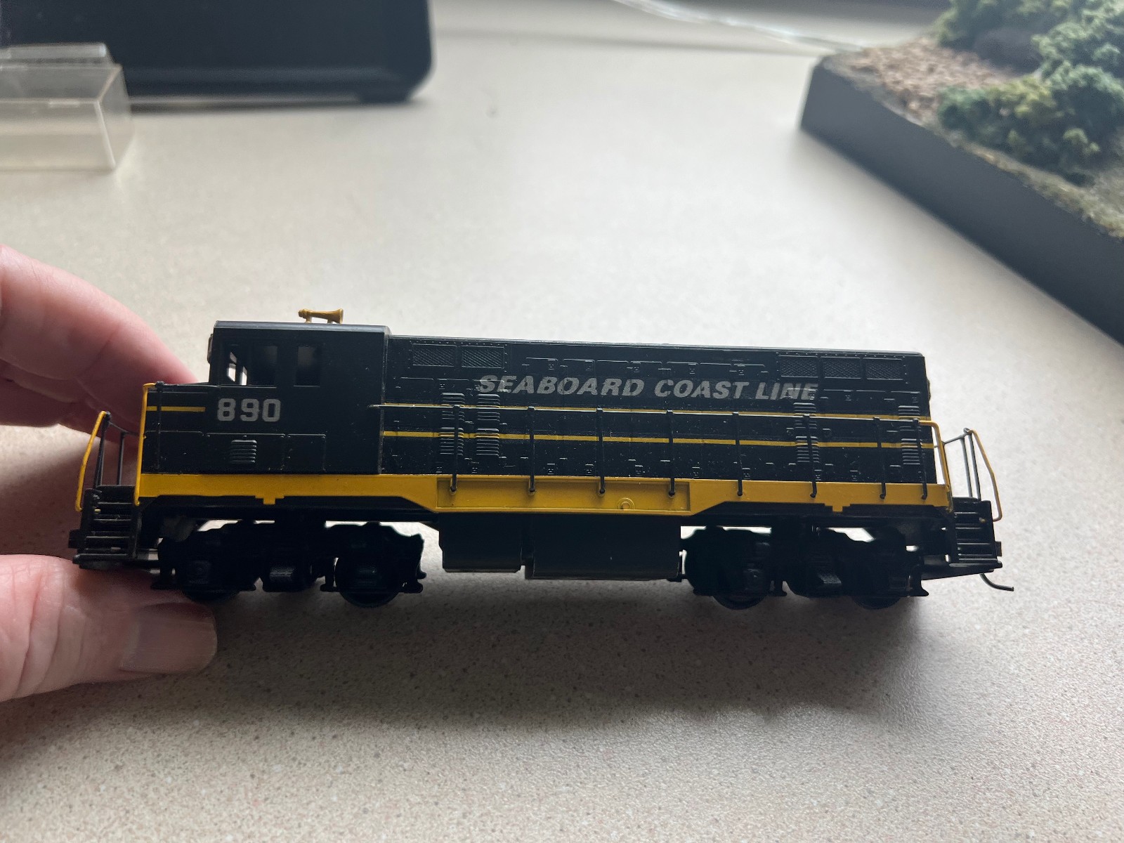 One of a kind Custom HO ATHEARN Fantasy CF-7 SEABOARD COAST LINE SCL #890 DUMMY