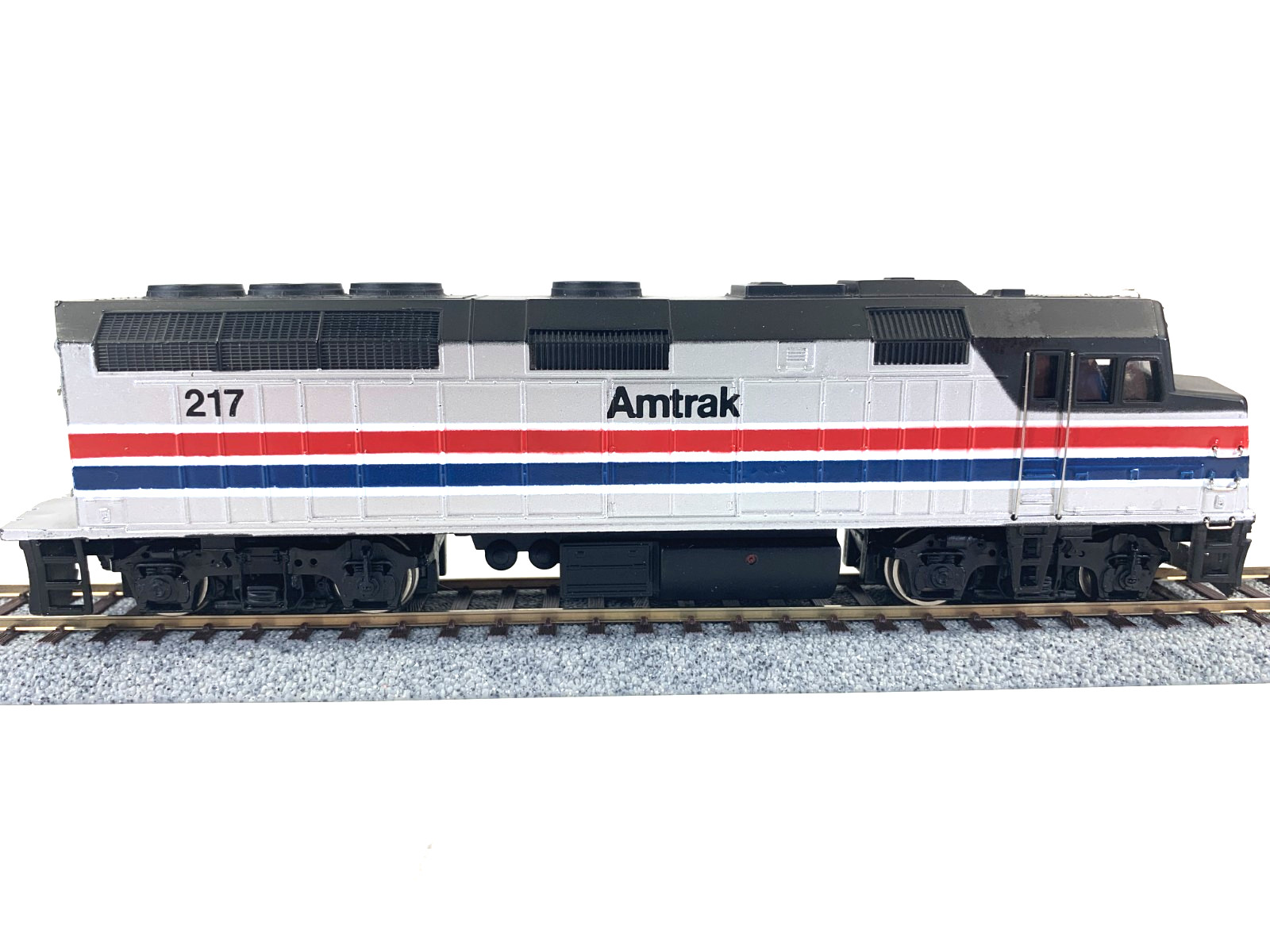 HO Bachmann Spectrum 87023 F40 PH Amtrak Phase 2 Diesel #217 DC only