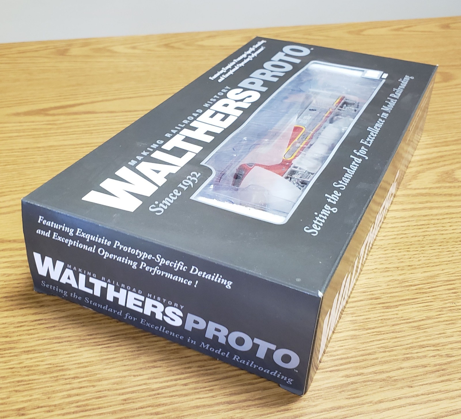 NEW WALTHERS HO PROTO 920-48277 EMD F3 A SANTA FE Loco # 20C – DC / DCC READY