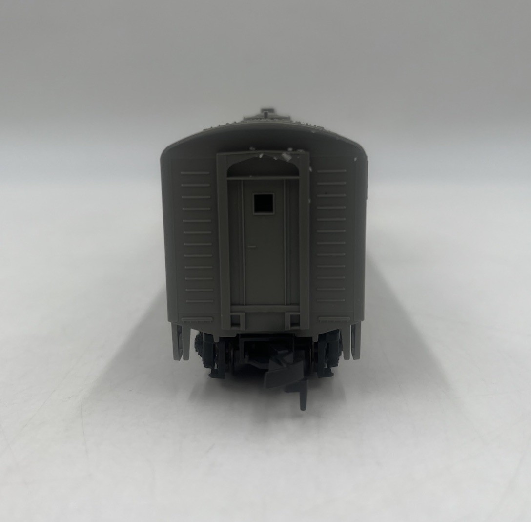 Ho Scale Stewart Hobbies 9001 F7B Phase 1 Early Undecorated Powered Locomotive