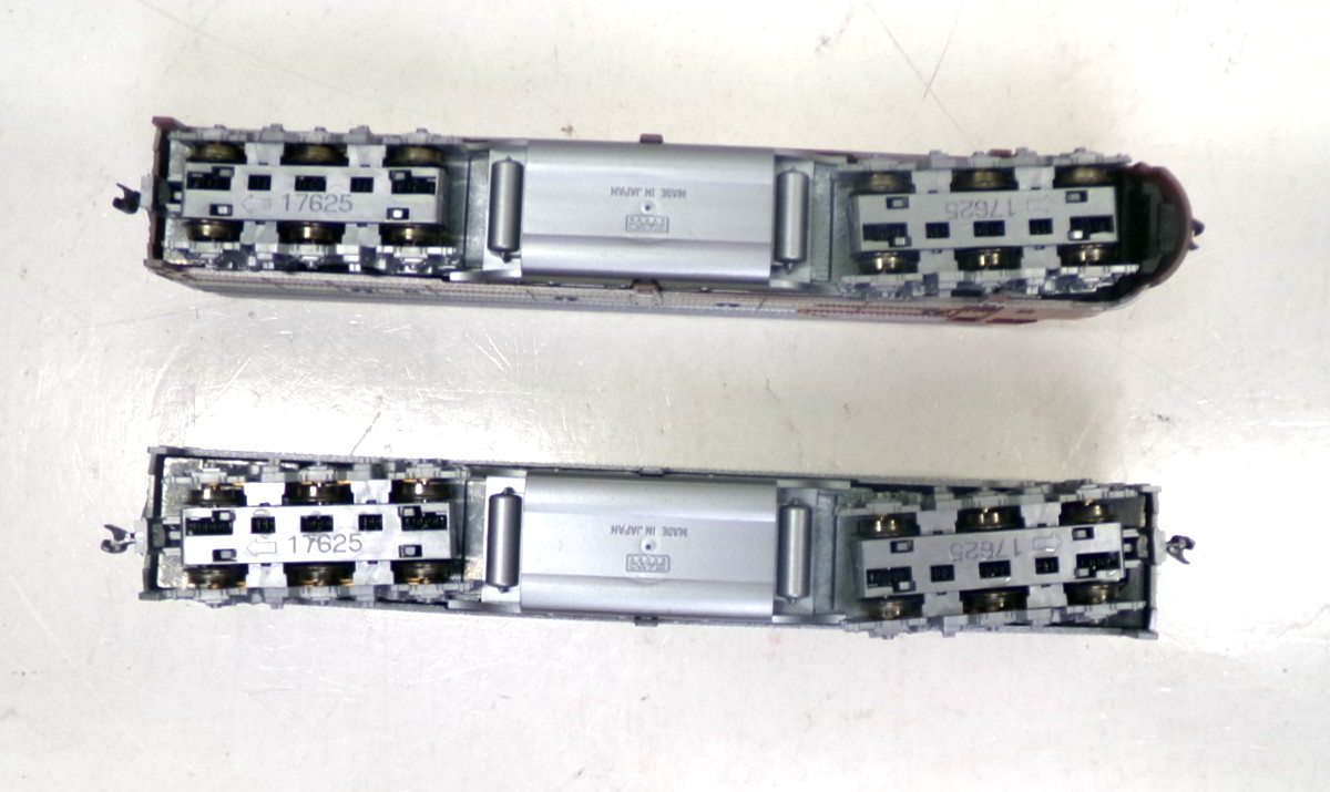 N scale Kato Santa Fe E8/9 A+B diesel engine set in original box (lot N131)