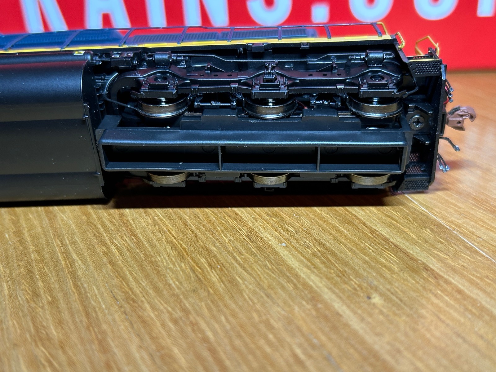 HO Scale ScaleTrains RivetCounter SD40-2/SD40-3 CSX #4013 DCC/SOUND