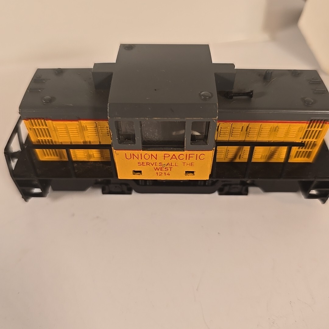 HO VTG AHM YUGOSLAVIA UNION PACIFIC CENTER CAB DIESEL SWITCHER LOCO RD #1214