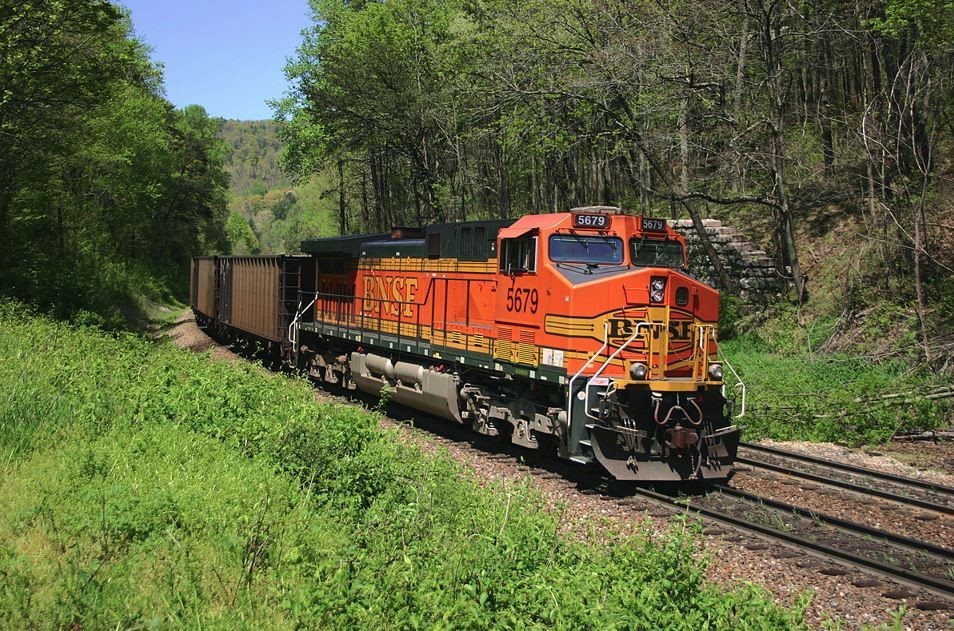 MTH BNSF AC4400CW #5679 Powered Locomotive 3-Rail 20-2629-1 Excellent!