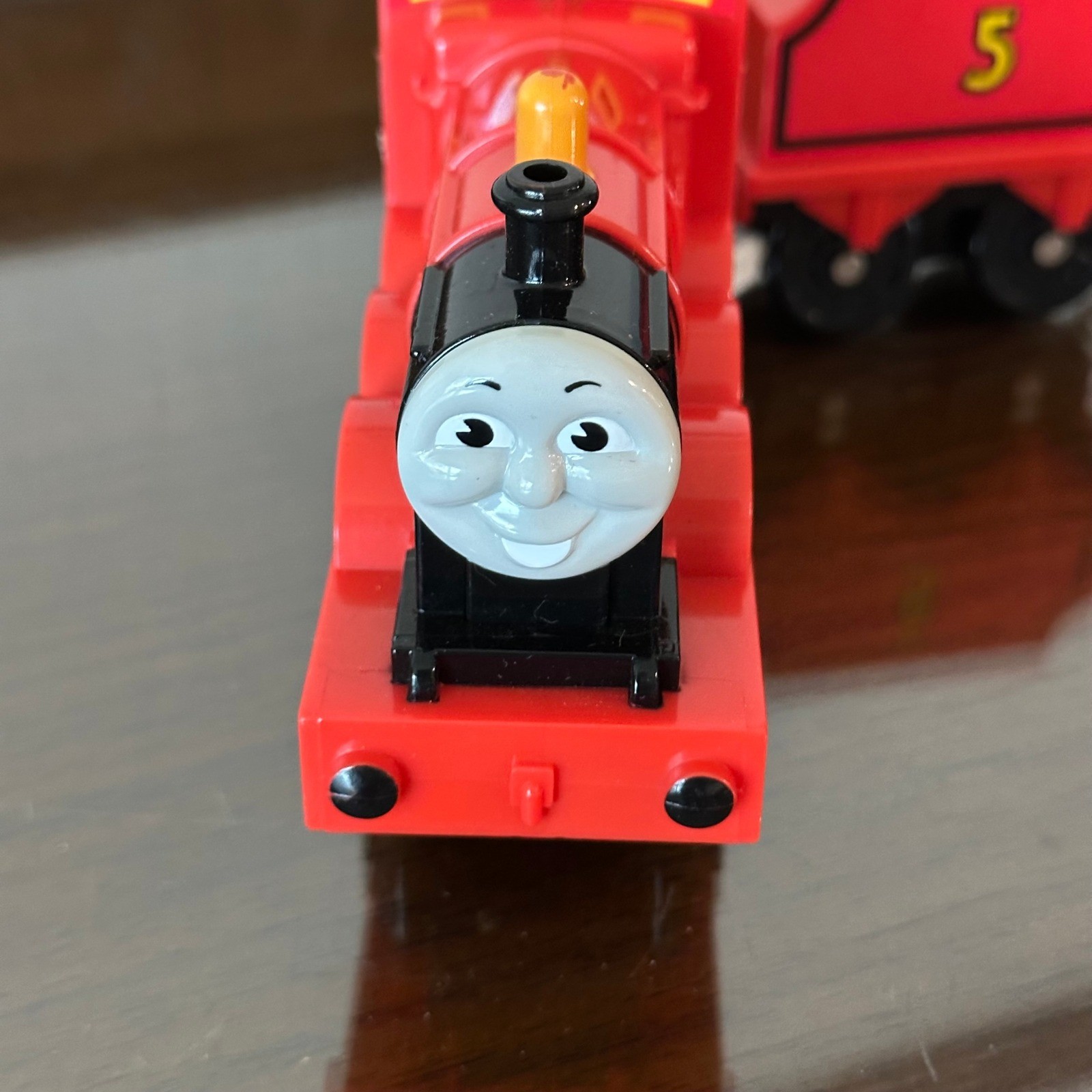 1993 TOMY Motorized James Red Engine with Tender Thomas & Friends Train *WORKS*