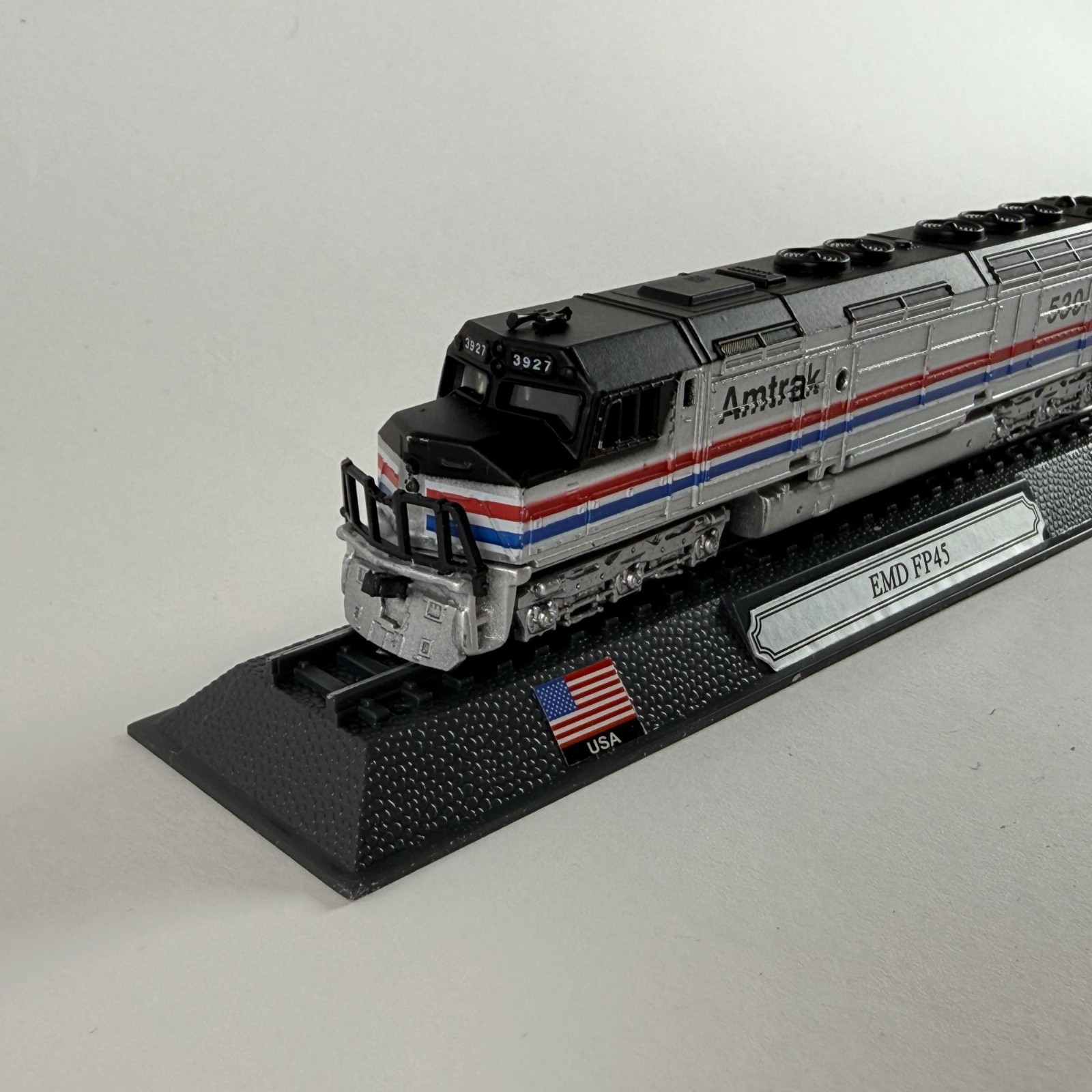 Amtrak 530 EMD FP45 N Scale Diecast Locomotive Model Silver/Black/Red/Blue