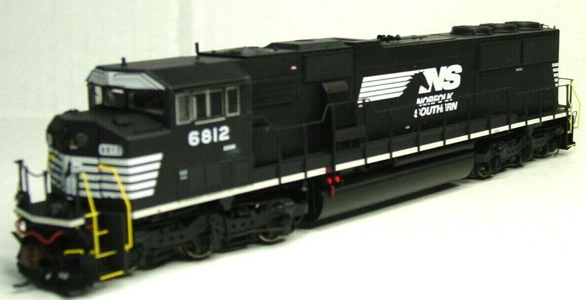 ATHEARN GENESIS HO SCALE SD60M “TRI-CLOPS” LOCOMOTIVE (DCC READY) NS G75512