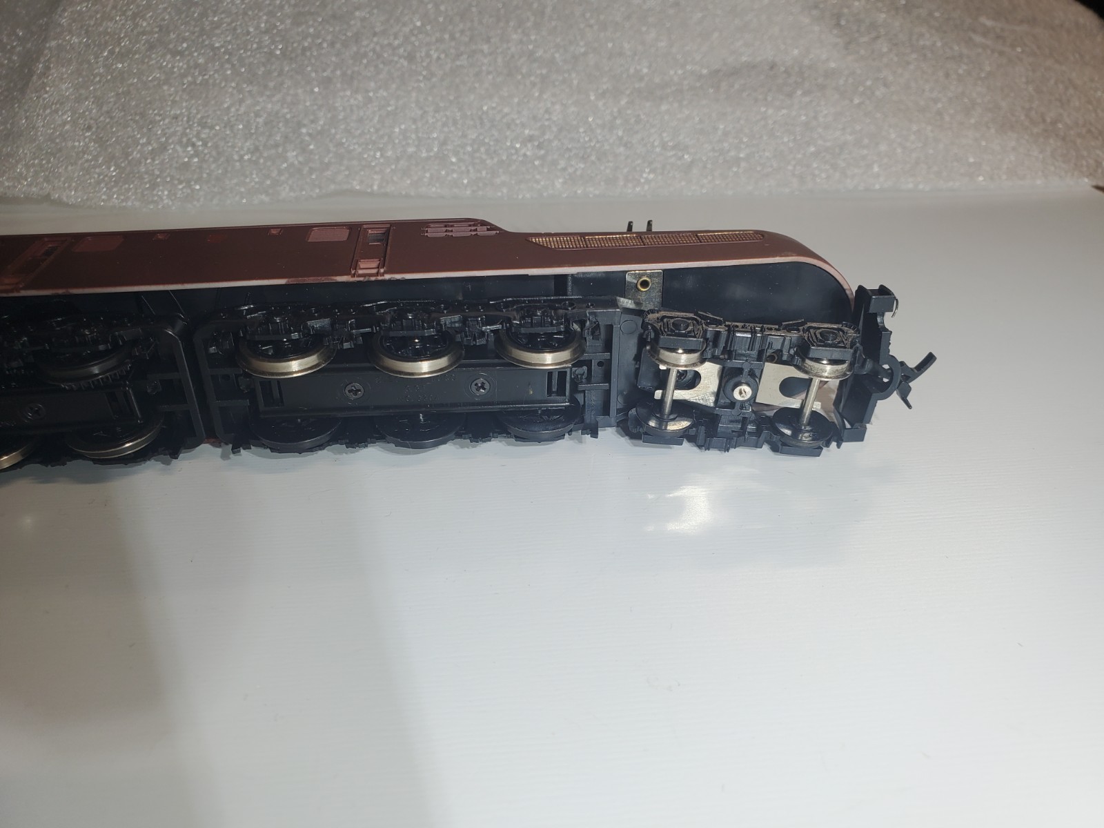 ho Pemco Pennsy #4828 GG1 Electric Locomotive – Tuscon Red – DC – Runs Good (A)
