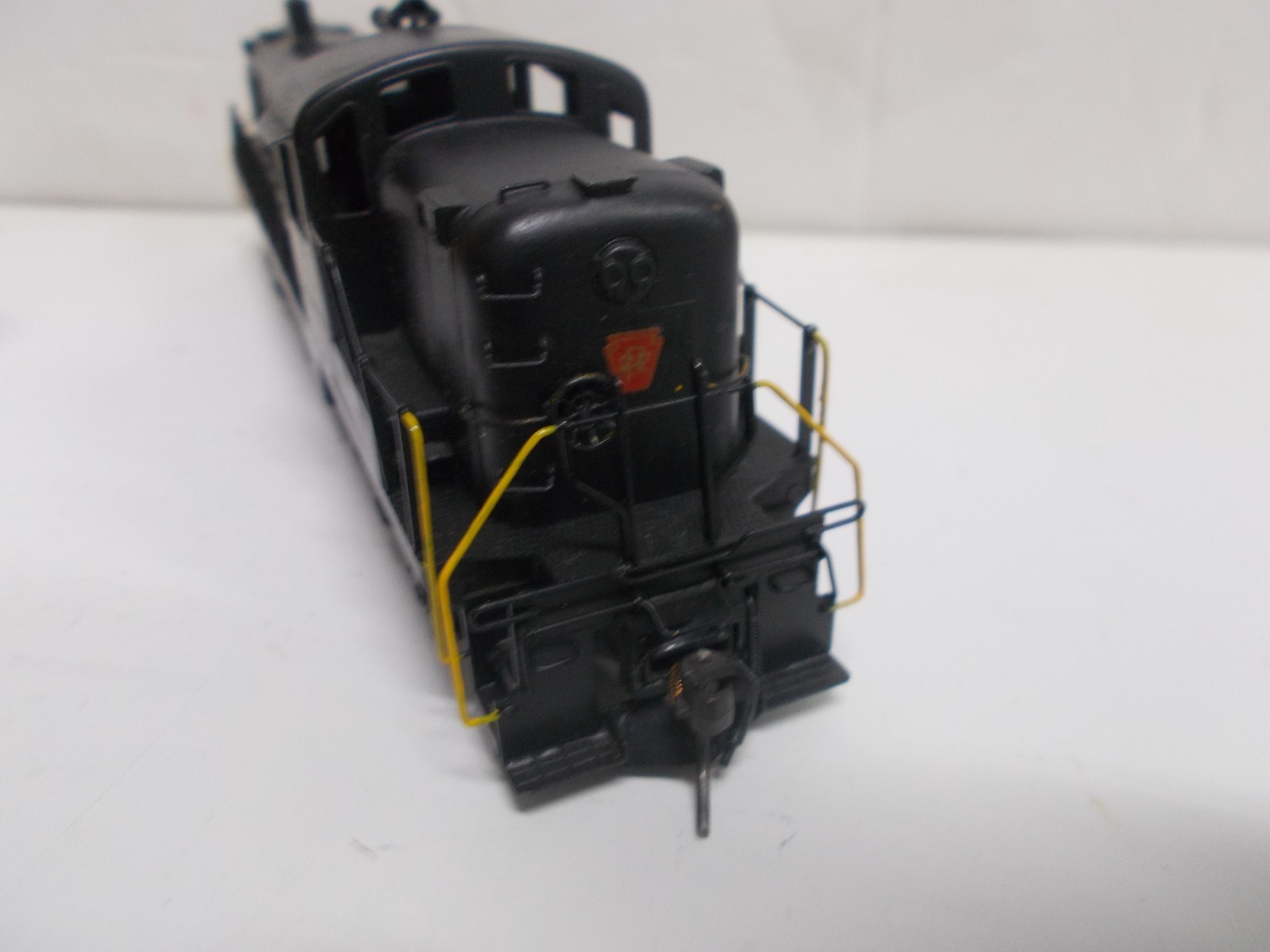 ALCO # D-123 ~BRASS~PENNSYLVANIA RS-3 LOCOMOTIVE # 8604 ~RUNS GOOD~READ~HO SCALE