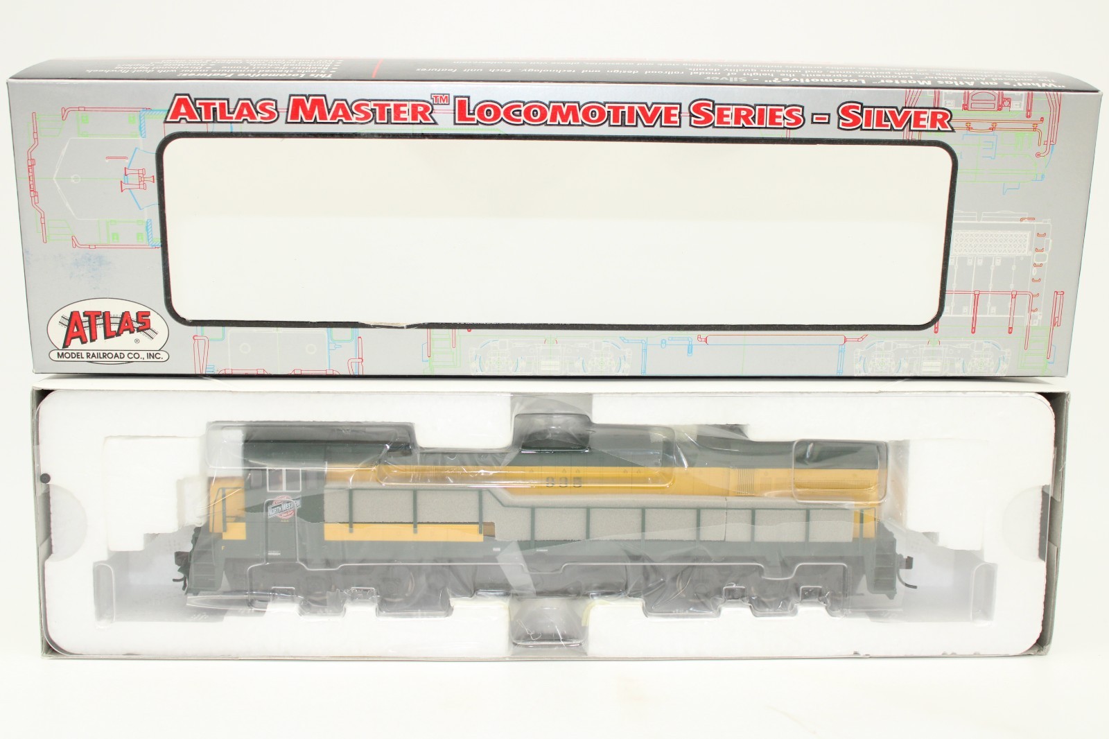 Atlas Silver HO Scale C&NW Chicago North Western GE U30C Locomotive #935 NOS