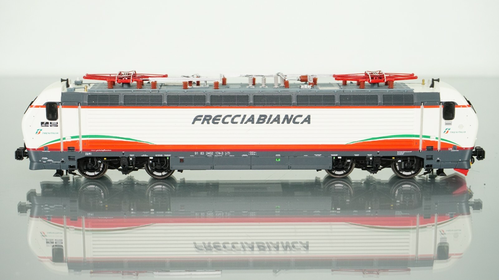 ACME 70080 Treno Frecciabianca FS Italy 4-car Set HO scale