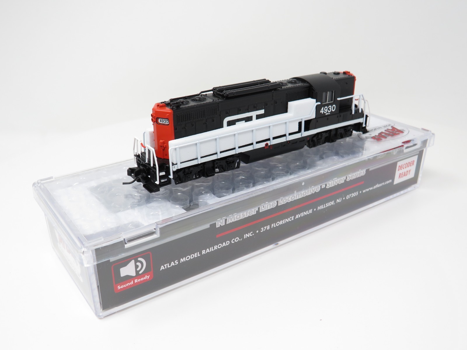 Atlas N 40005357 Grand Trunk #4930 EMD GP-9TT Diesel Locomotive Torpedo Tube