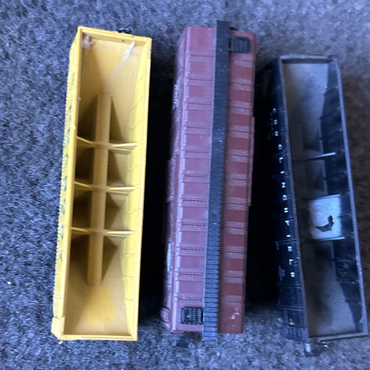 Lot Of 11 Mini Trix N Gauge : Various Manuf. Freight cars, and Track. Used