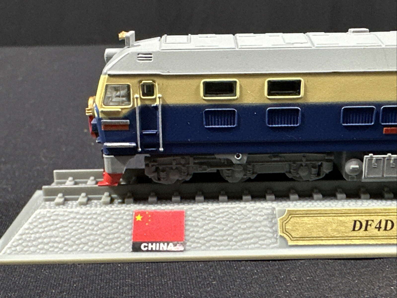 DF4D Chairman Mao China 1:160 Railroad locomotive DelPrado 2003 Diecast Train