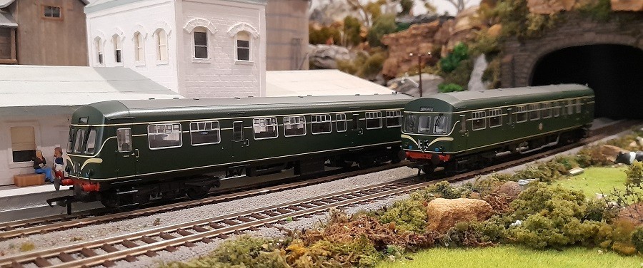 * 1/76 OO * Bachmann * BR Class 101 2 Car DMU w Speed Whiskers * BOXED * 32-285