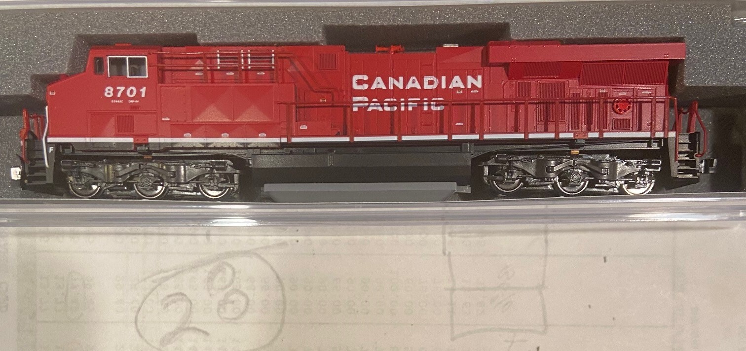 kato N 176-8944 CANADIAN PACIFIC ES44AC # 8701 .. DC OR DCC