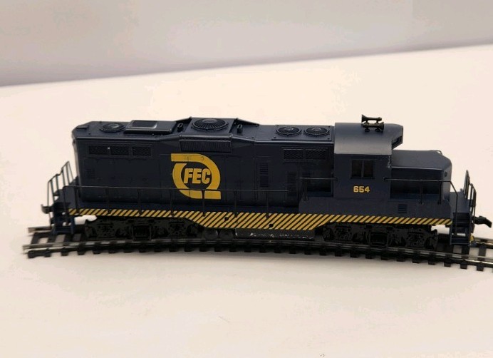 Walther’s HO Trainline 931-122 GP 9M FLORIDA EAST COAST #654 LOCOMOTIVE NOS B79