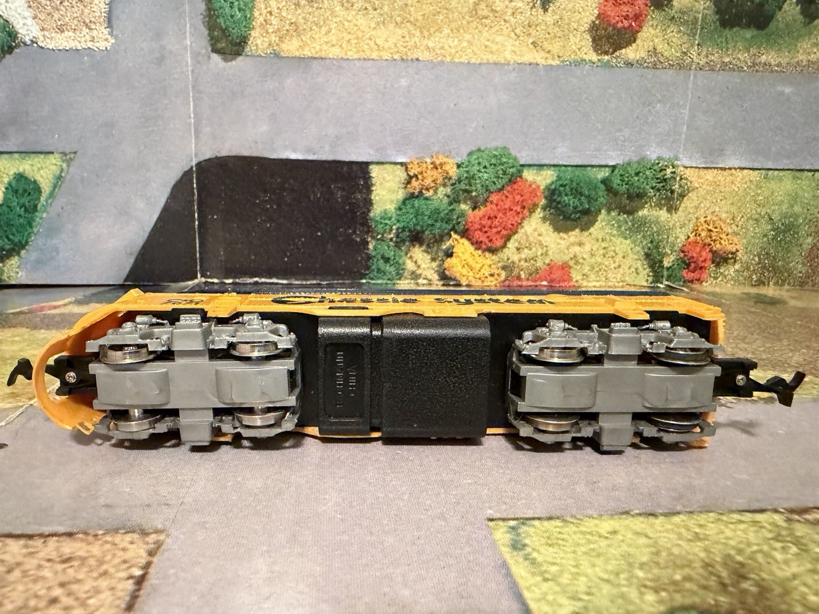 HO Scale Chessie System C&O 7071 Diesel Locomotive Tested Runs Vintage