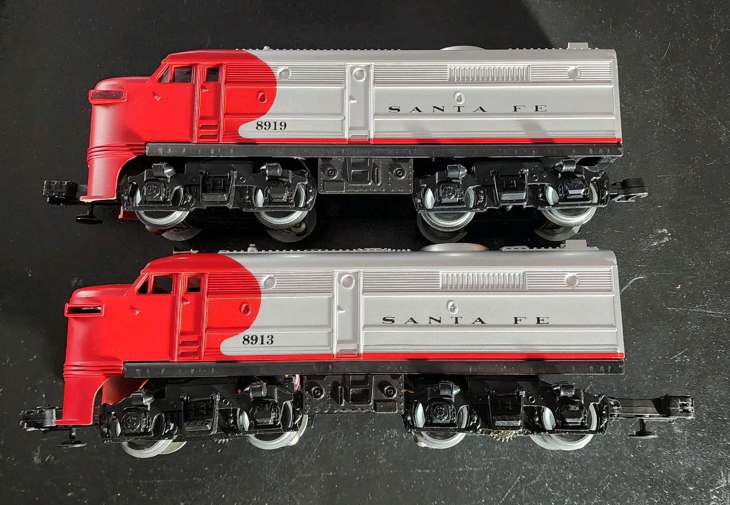 Lionel Train Santa Fe 8193 & 8919 O Gauge Engine & Dummy. Our XS70