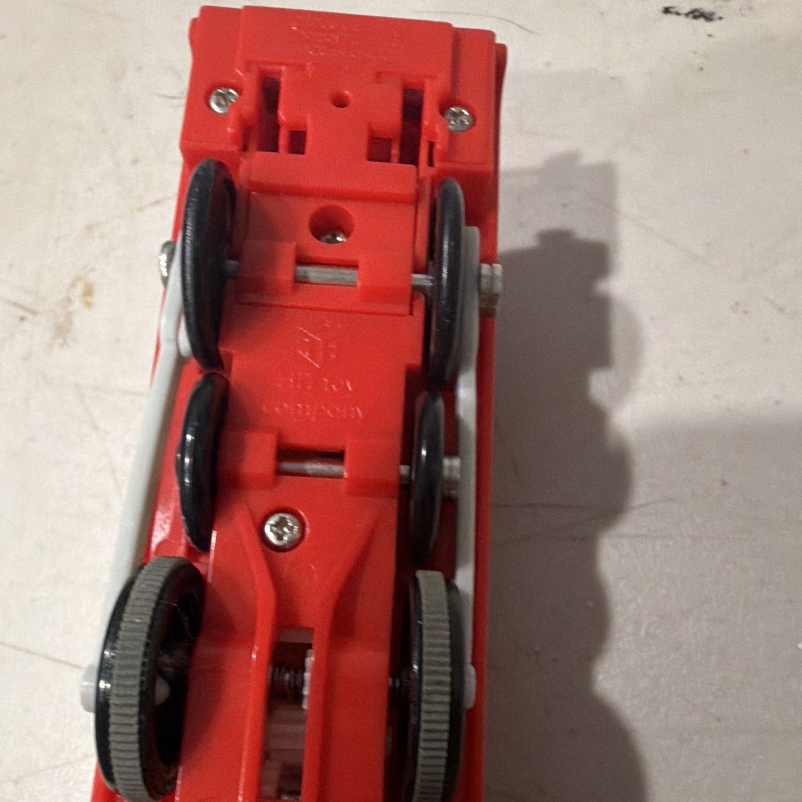 TOMY Thomas & Friends James No. 5 Red HO 1:87 2-6-0 DC Analog w/ Tender