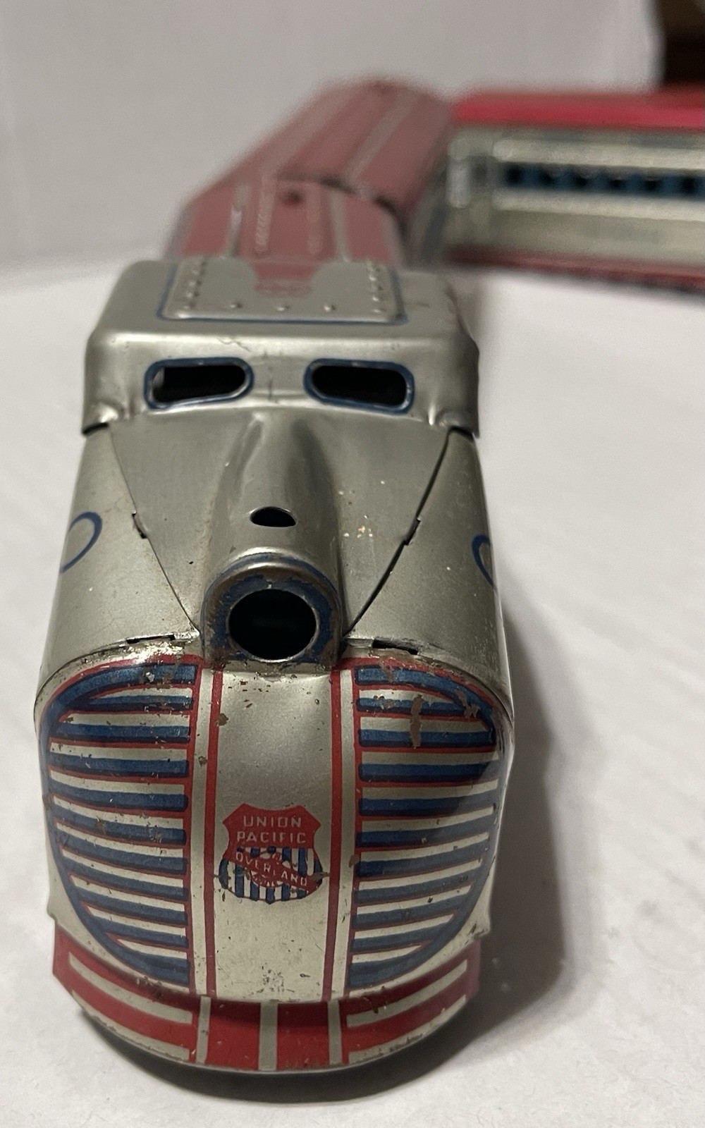 1950-MARX UNION PACIFIC M10005 LITHO TIN TOY TRAIN SET-LOCOMOTVE & 3 CARS
