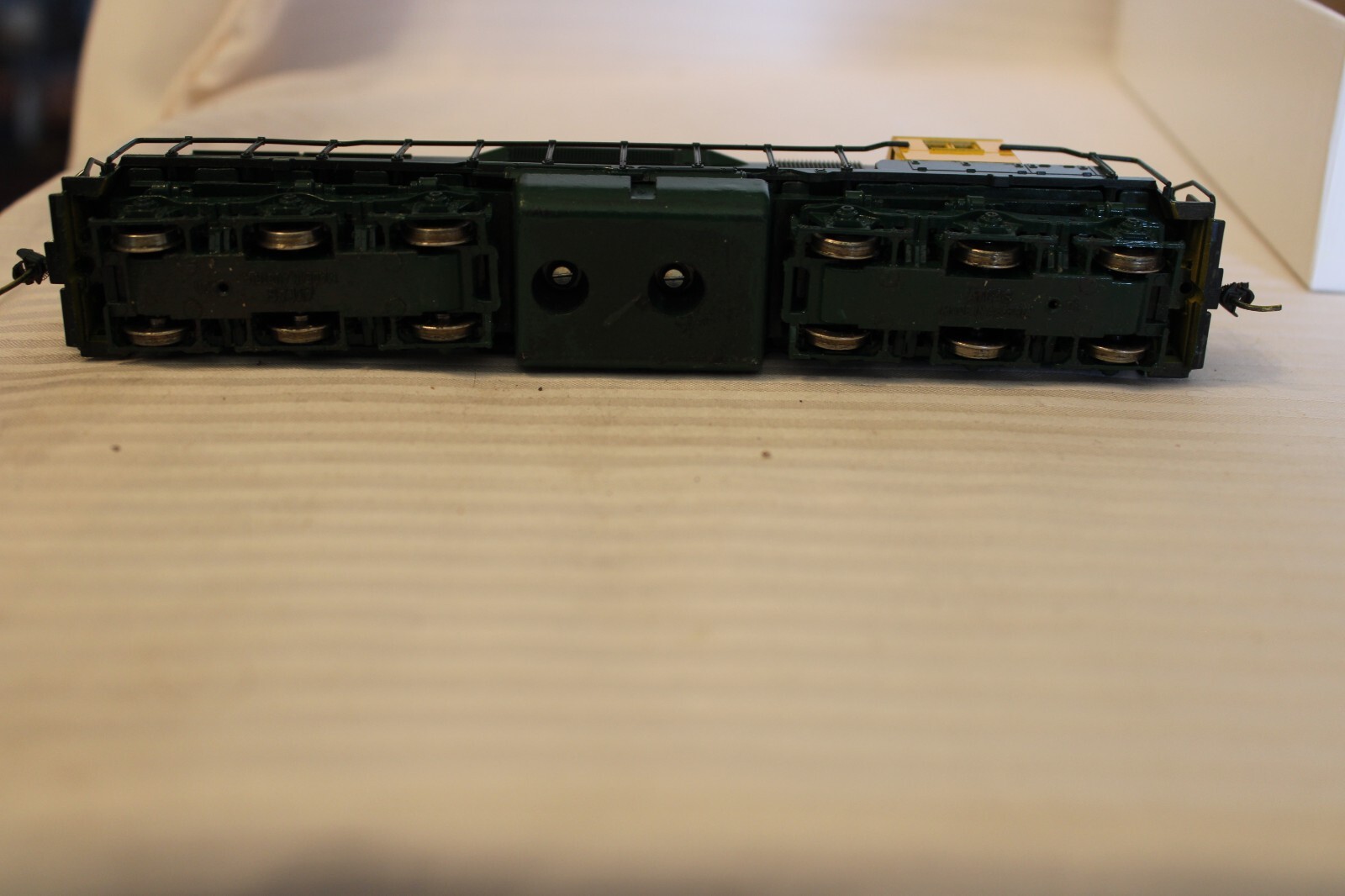 HO Scale Atlas, SD35 Diesel Locomotive, Golden Feather, Green & Yellow NO #
