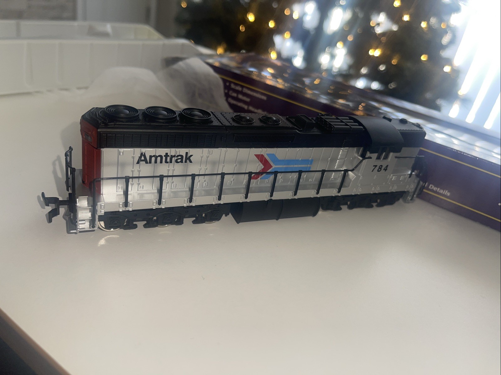 IHC 3801 HO Scale Amtrak EMD SD-24 Diesel Locomotive #784