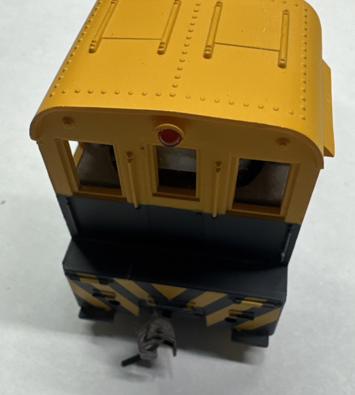 Model Power 6705 ATSF Santa Fe Porter Hustler Diesel Switcher #6705 HO Train