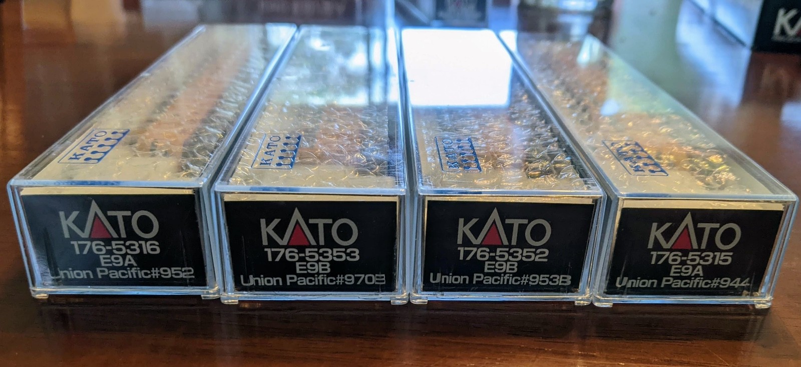 KATO N Scale E9A & E9B Union Pacific Locomotive 4 Engine Set