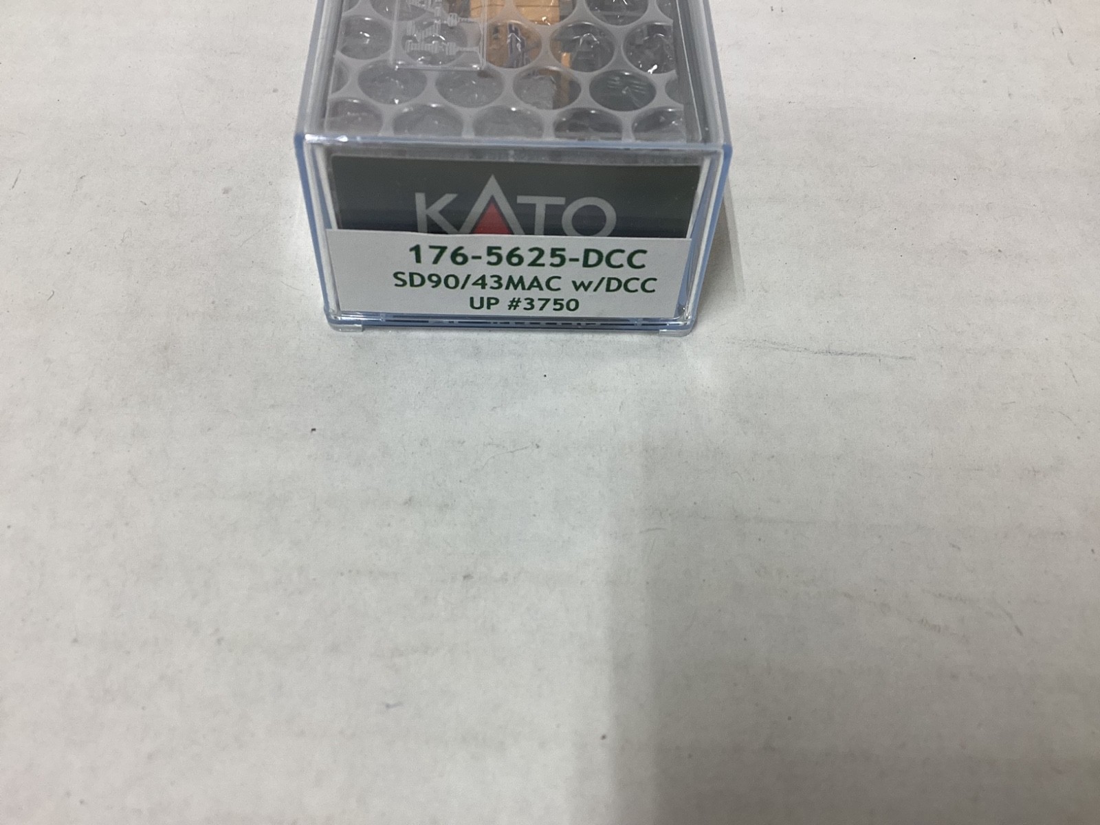 Kato #176-5625 N scale “UP” SD90/43MAC with DCC diesel locomotive Rd. #3750