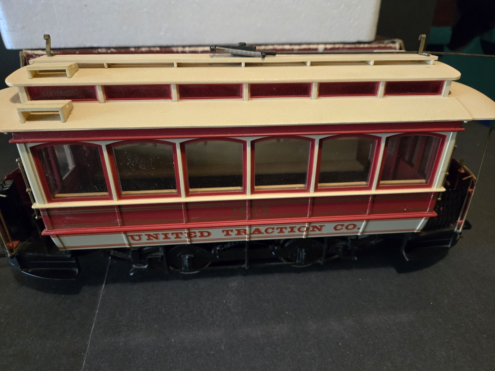 Bachmann Big Haulers G Scale Closed Street Car 93939 United Traction