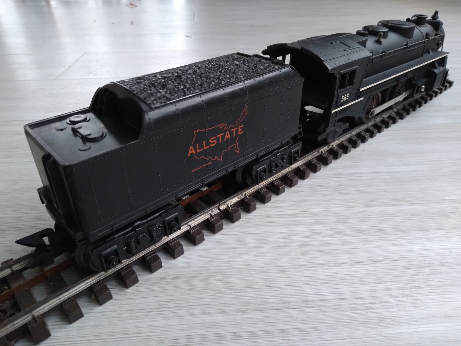 vintage MARX 666 Cast Metal Steam Engine with Allstate Tender- Works with Lionel