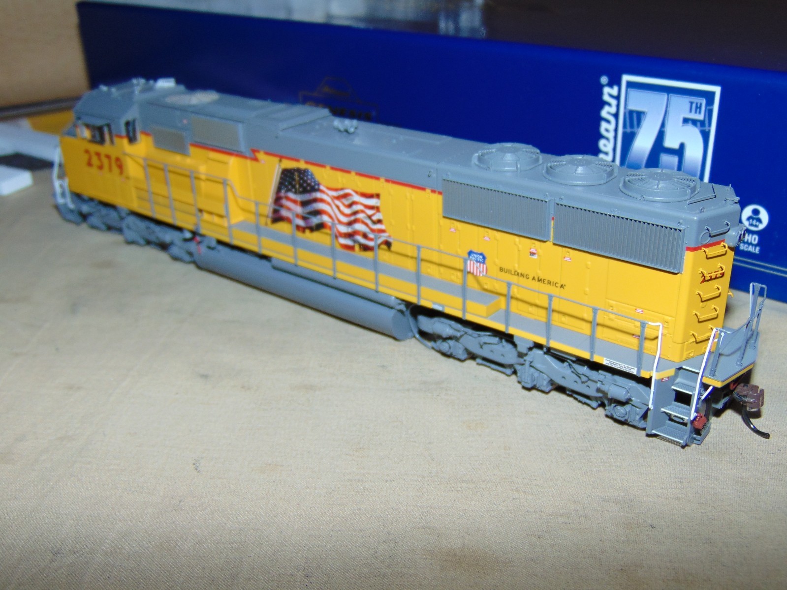 ATHEARN GENESIS HO 75519 UNION PACIFIC SD60M TRI CLOPS DIESEL -BRAND NEW