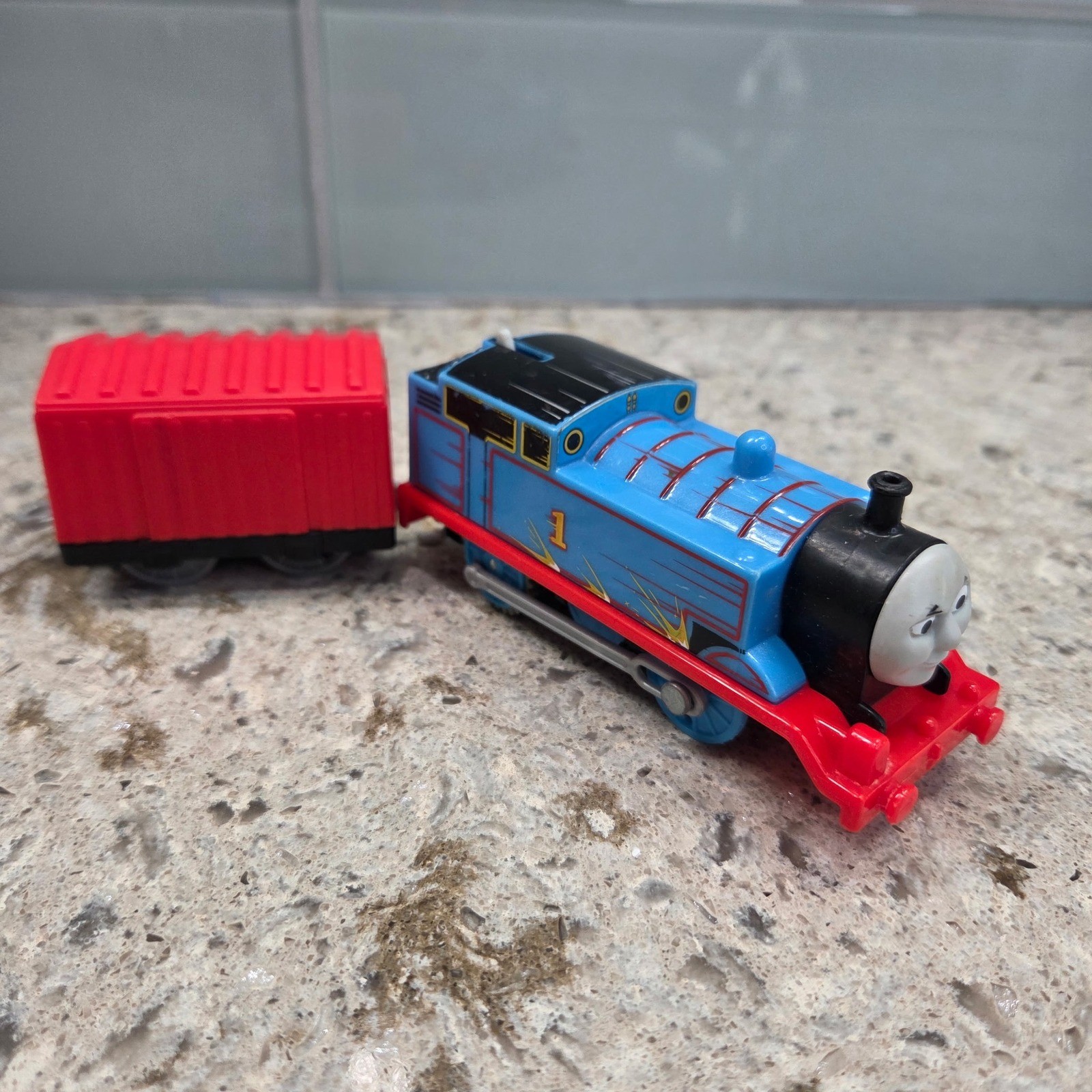 Fisher Price Thomas & Friends TrackMaster Working Motorized Thomas Train & Cargo