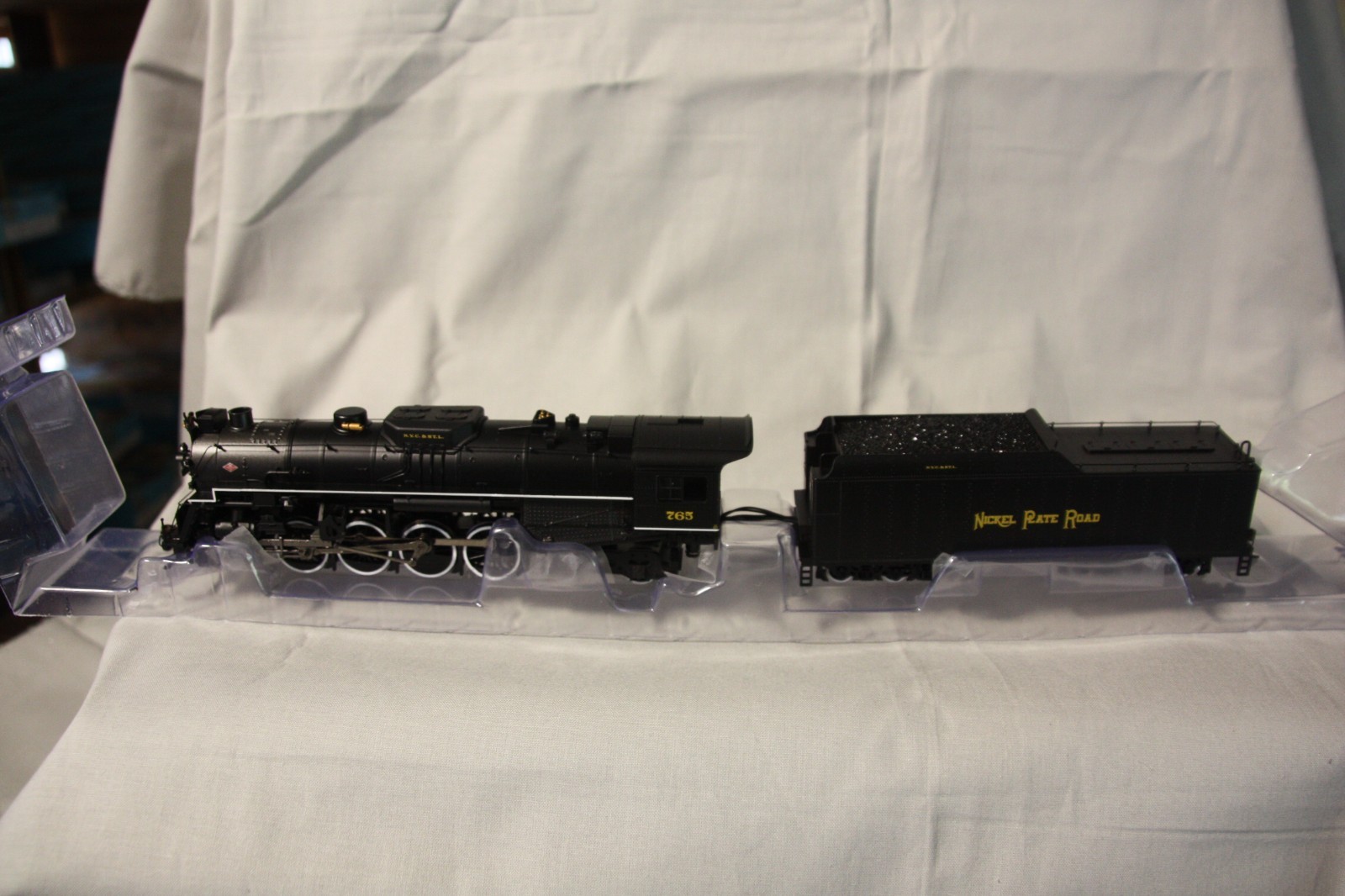 BACHMANN 52401 — NICKEL PLATE ROAD, 2-8-4 BERKSHIRE Steam Locomotive