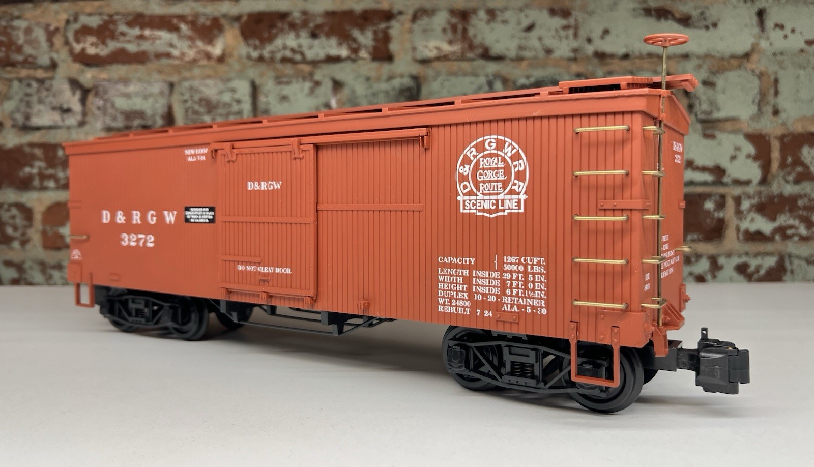 ART-86001 Aristo-Craft Wood Box Car – Rio Grande #3272