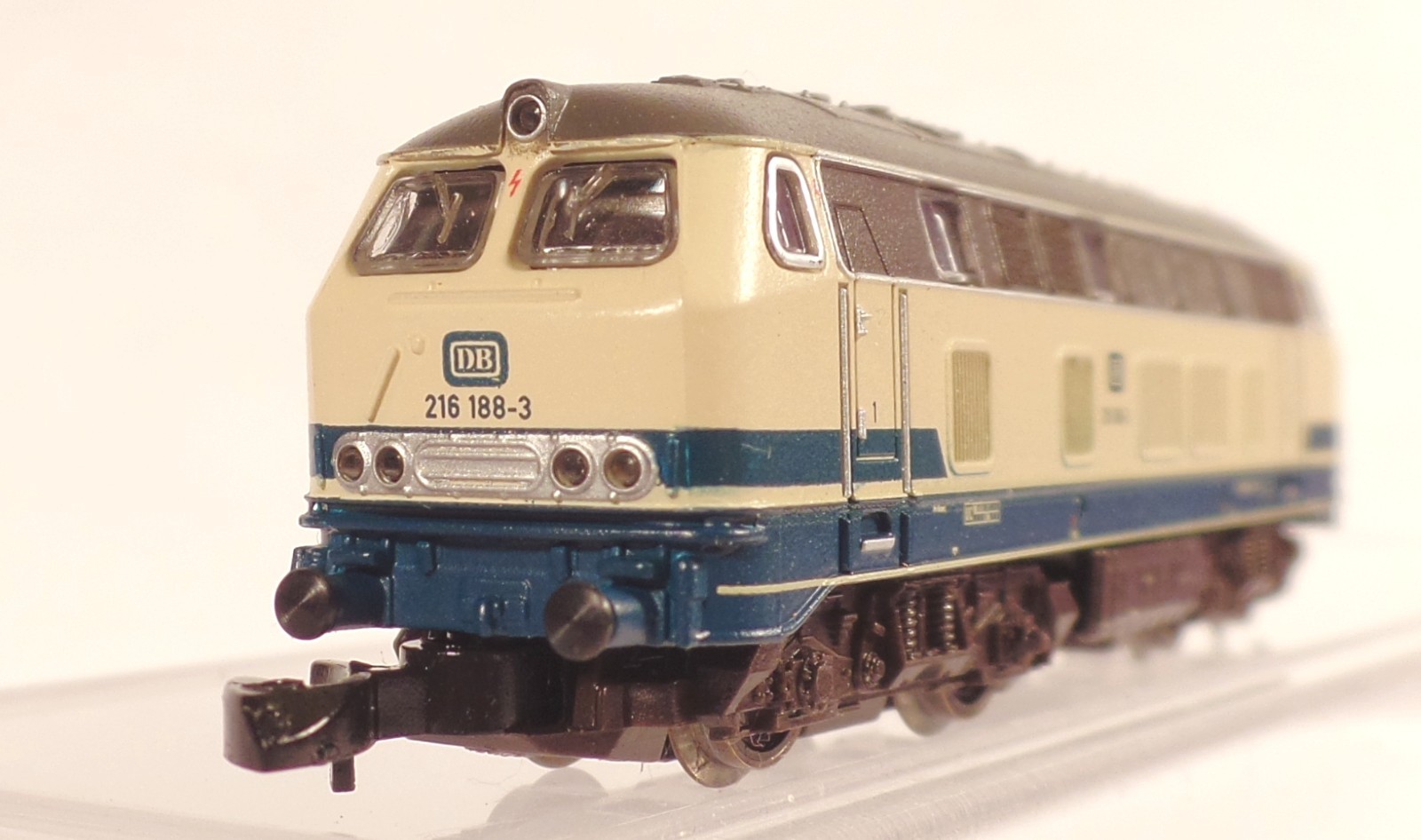 Märklin Z #88784 German Fed RR (DB) Class 216 4-ax. Diesel Locomotive Era IV IOB