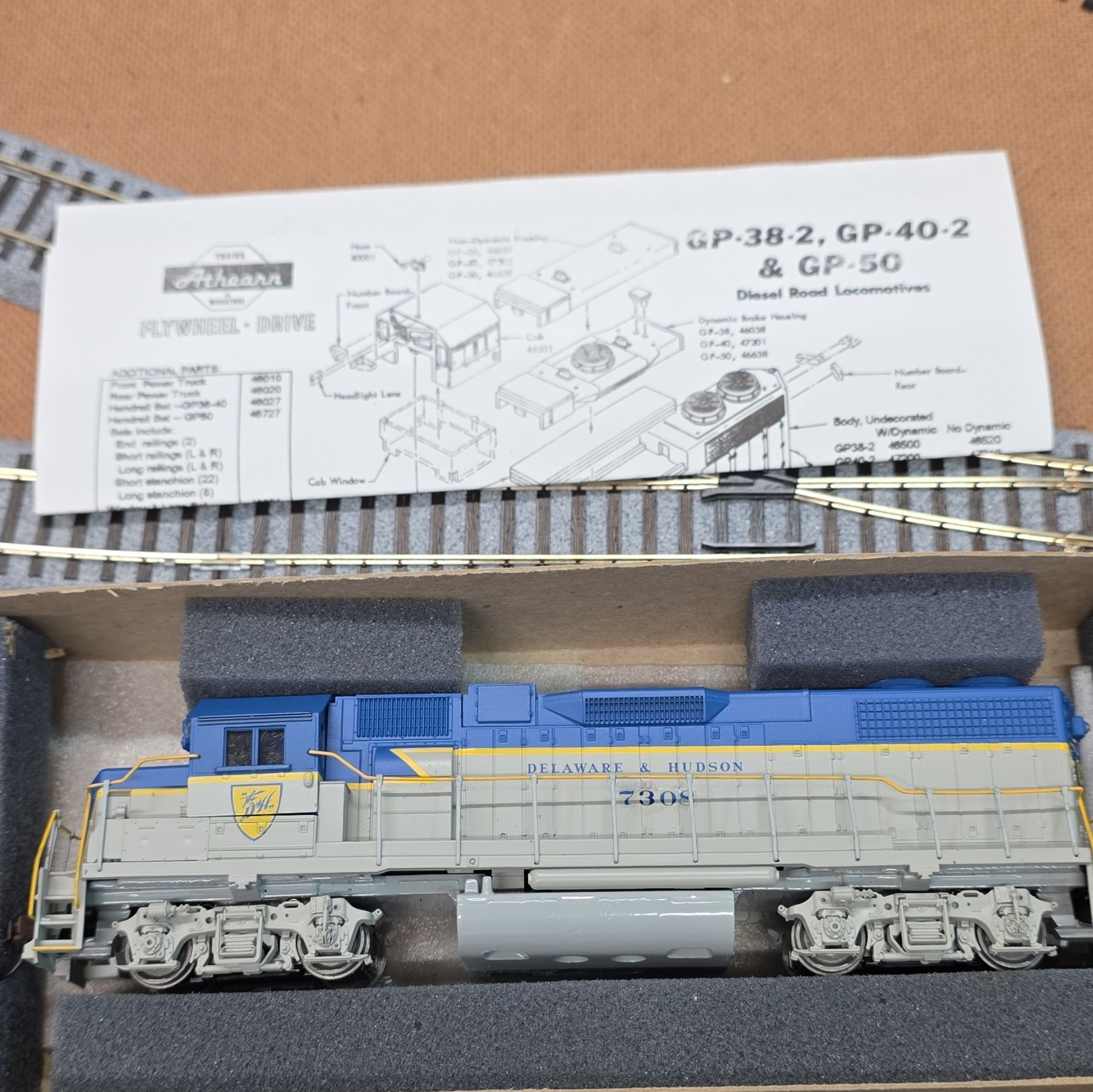 Athearn HO EMD GP38-2 Delaware & Hudson #7308 Diesel Locomotive DC Analog 04647