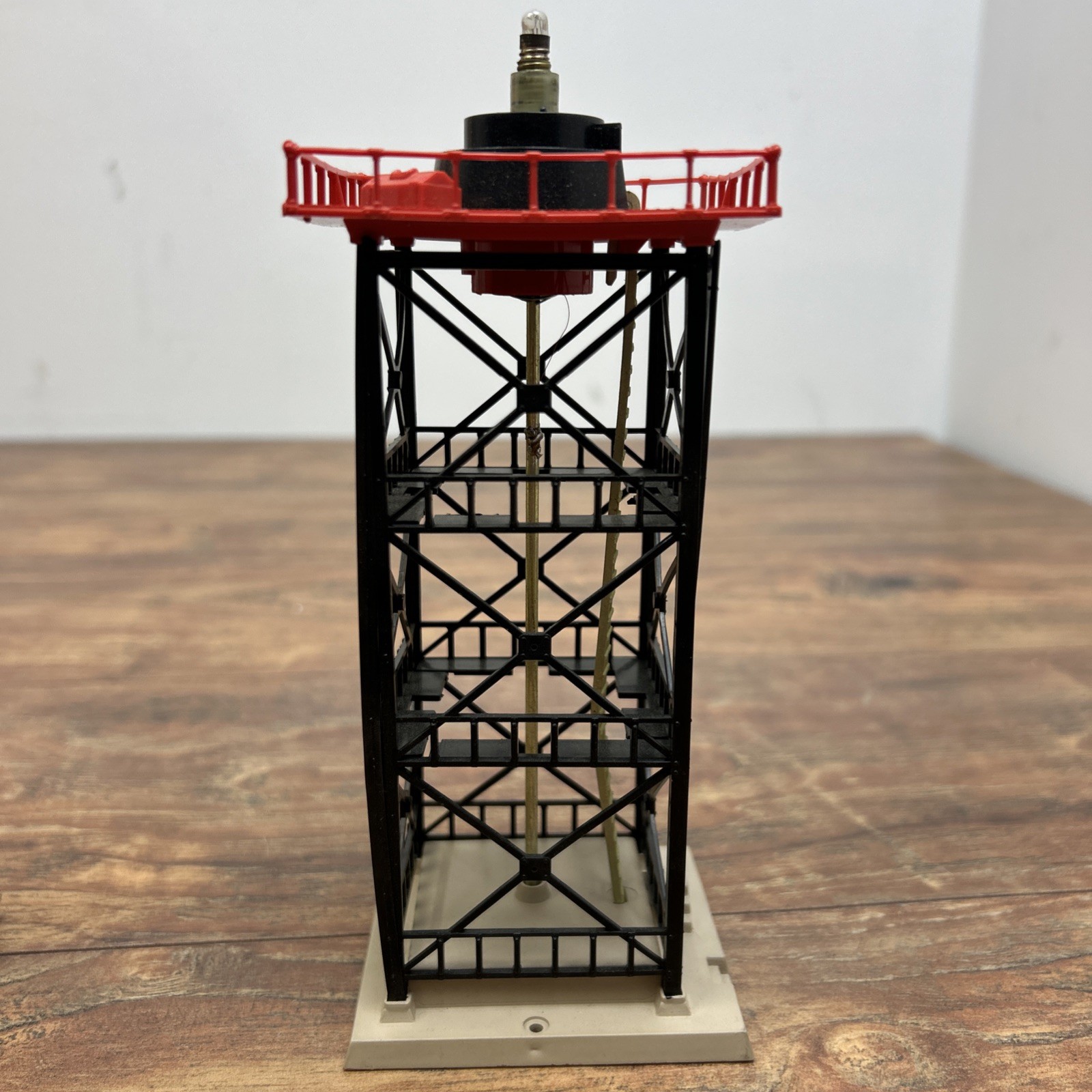 LIONEL Original POSTWAR 494 RED Black ROTATING BEACON RARE 1960 See Photos