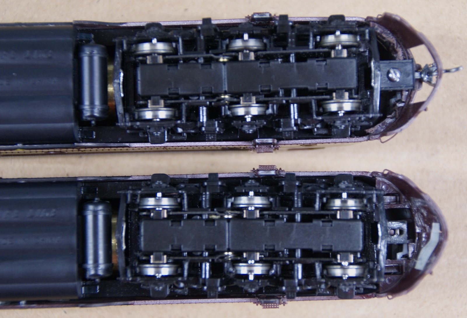 Proro 2000 HO Pair of EMD E8/E9 PRR Pennsylvania #5713 and #5797, DCC, No Sound