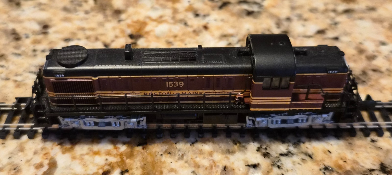 N Scale ATLAS Classic #42020 RS-3 Loco Boston & Maine #1539, Track Tested In Box