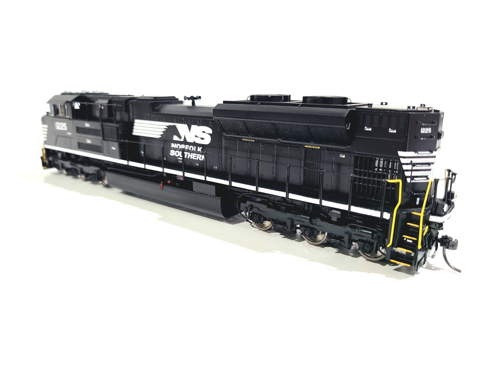 Division Point NS EMD SD70ACe Norfolk Southern #1225 HO Brass #DP-2405.1 DCC