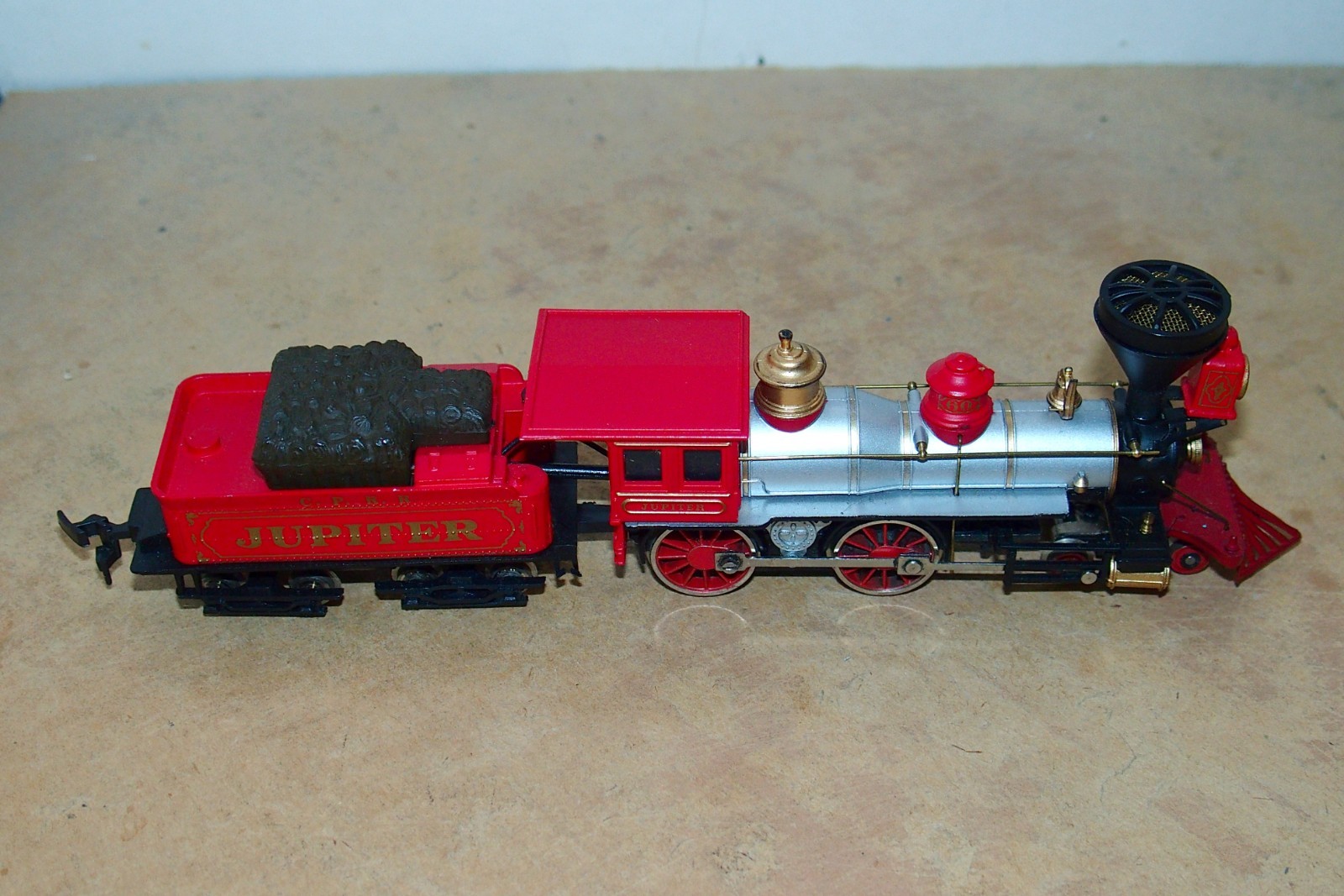 HO SCALE BACHMANN CENTRAL PACIFIC ‘”JUPITER” locomotive. Runs good. Box.