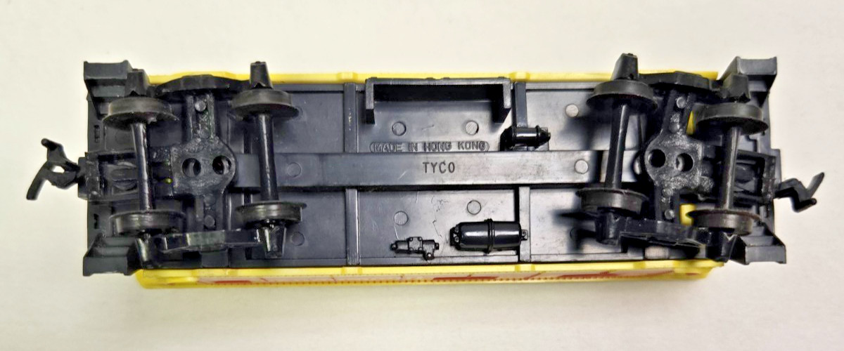 Six (6) Bachmann & Tyco HO Scale Model Railroad Cars All In Excellent Condition