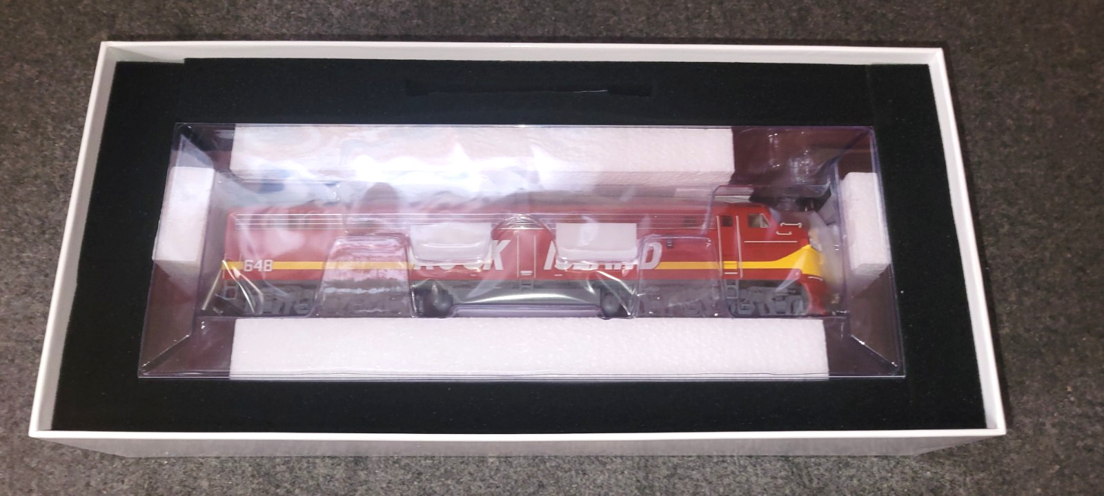Rapido HO Scale Rock Island E8A Bright Read and Yellow Scheme DCC/Sound #648