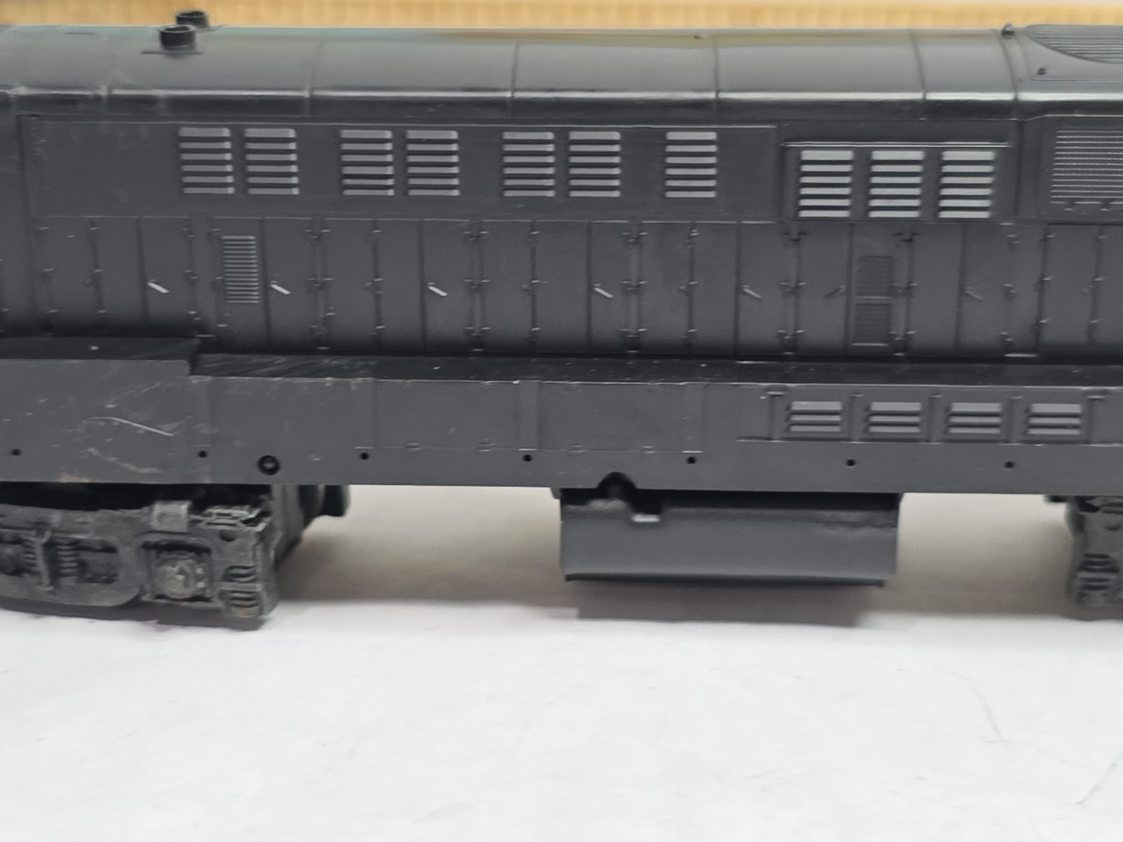 Athearn HO 4300 Undecorated FM H24-66 Trainmaster Diesel Loco Runs Well Ex/Box