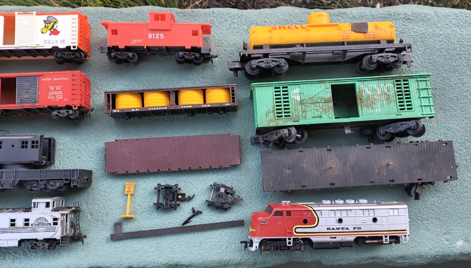 TRAIN LOT MOSTLY HO AND OTHERS JUST FOUND TODAY IN AS FOUND CONDITION